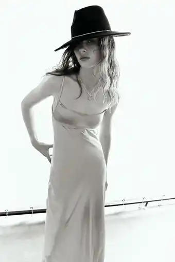 ZARA Vestido acetinado cut out promoção