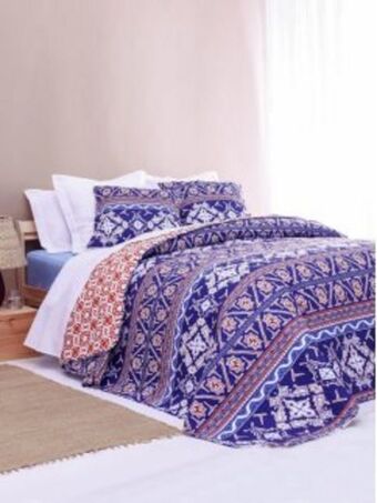 Colcha reversível estampado batik