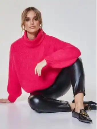 Camisola tricotada gola alta