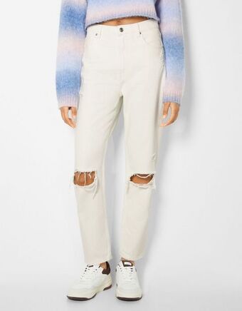 Bershka Jeans mom fit com rasgões promoção