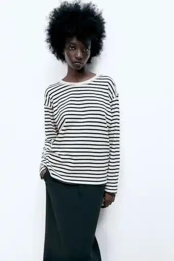 ZARA T-shirt oversize às riscas promoção