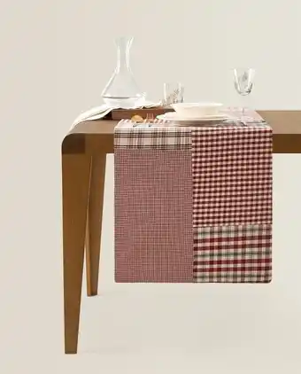 ZARA HOME Caminho de mesa com patchwork promoção