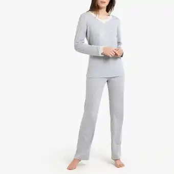 Pijama de mangas compridas, detalhes em renda