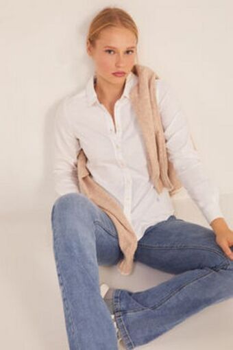Camisa oxford entalhada
