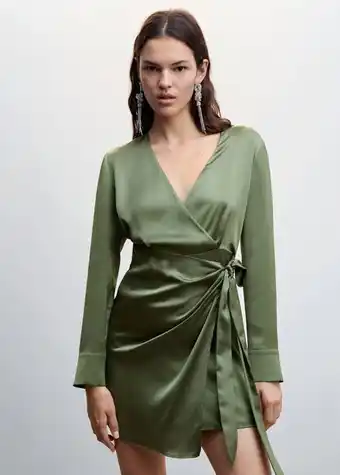 Vestido acetinado com laço