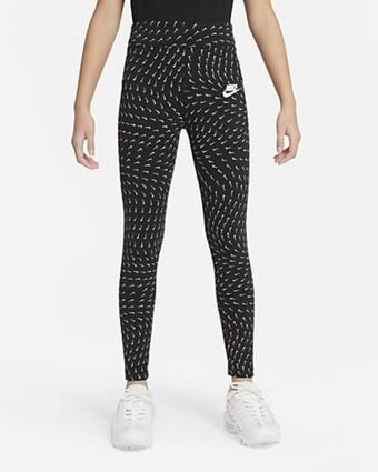 Nike Nike sportswear essential promoção