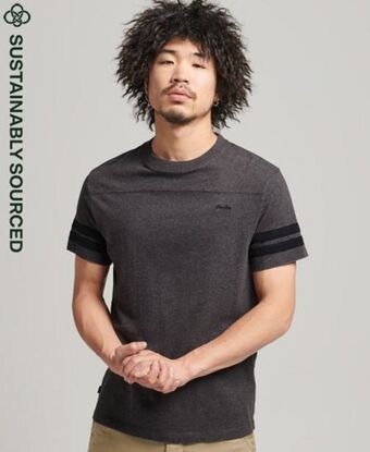 Organic cotton essential logo quarterback t-shirt