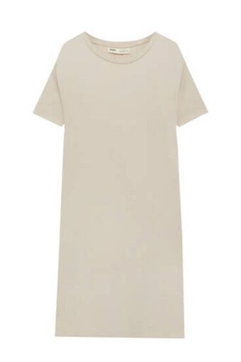 Vestido curto com decote redondo