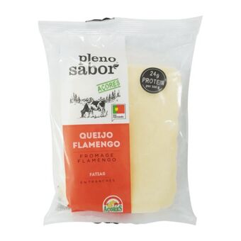 Queijo flamengo em fatias