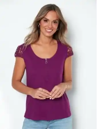 Blusa com manga de renda e fecho