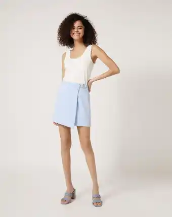 Short falda pantalón hebilla color azul cielo