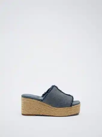 Exclusivo online - sandália de cunha denim exclusivo online - sandália de cunha denim
