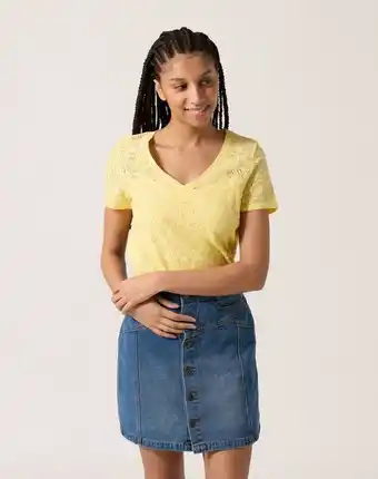 Top calado color amarillo