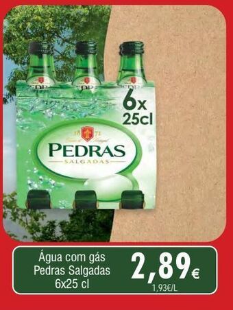 Água com gás pedras salgadas