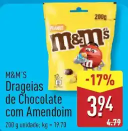 ALDI M&M'S Drageias de Chocolate com Amendoim promoção