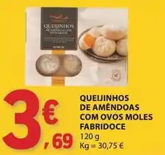 Com - queijinhos de amêndoas com ovos moles