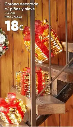 Hôma Corona decorada c/ piñas y nieve promoção