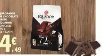 Quadrados de chocolate preto equador