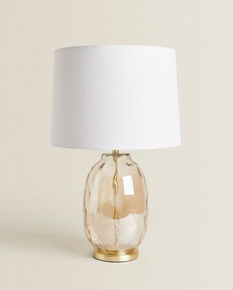 Candeeiro com base de cristal em dourado