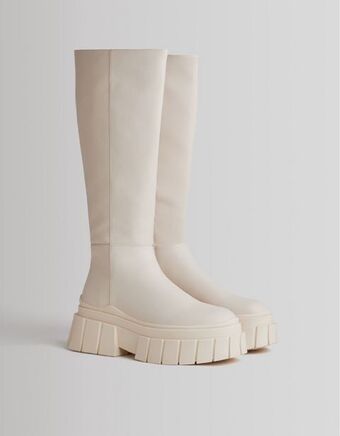 Bershka Botas plataforma sola com rasto promoção