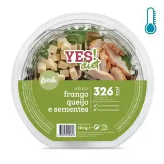 Salada de frango, queijo e sementes