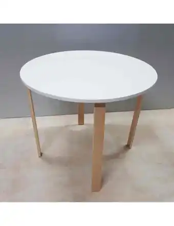Mesa redonda tampo branco c/pes natural milo