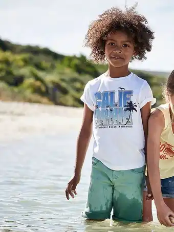 Vertbaudet Bermudas para menino - verde medio liso com motivo promoção