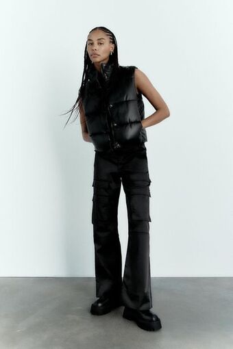 Zara Vestă matlasată cu efect de piele Ofertă