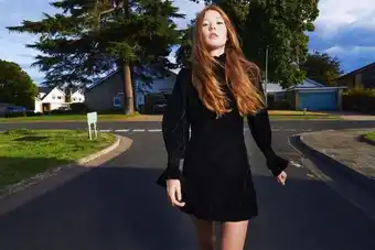 Zara Rochie mini din catifea Ofertă