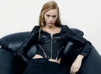 Jachetă stil corset cu efect de piele