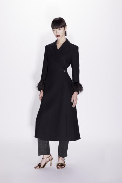 Zara Wool blend coat with feathers Ofertă