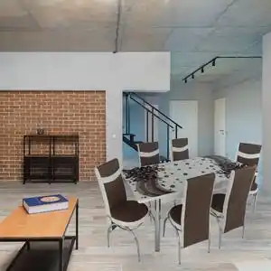 Favi Set masa extensibila, maro cu alb, mdf acoperit cu sticla, 6 scaune din piele ecologica, living si bucatarie, picioare cromat Ofertă