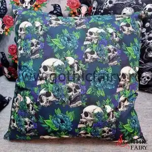 Fata de perna cu model gotic cranii si trandafiri, bumbac, 45x45 cm