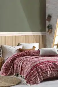 Favi Cuvertura pat dublu geyik, bumbac 100%, rosu cu imprimeu, 220 x 240 cm Ofertă