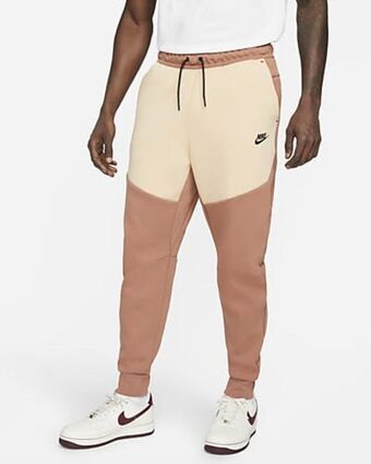 Nike sportswear tech fleece