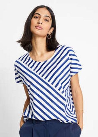 Tricou