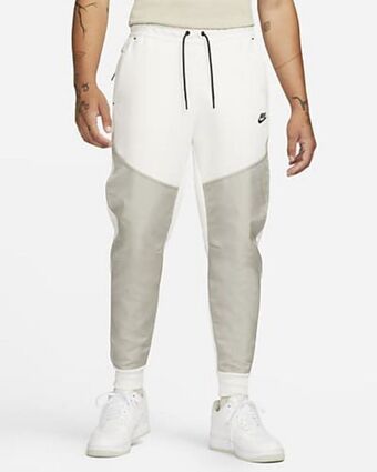 Nike sportswear tech fleece
