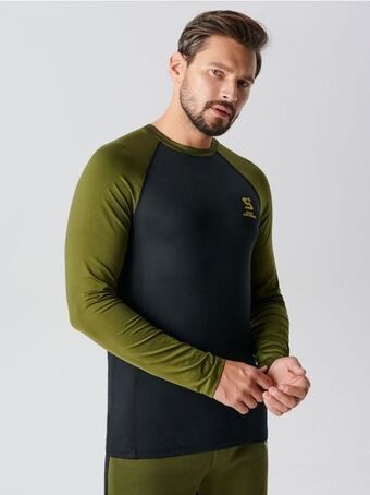 Tricou