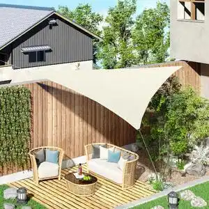 Favi Outsunny cort parasolar triunghiular- cort tip velă - anti uv - crem - 6x6x6m Ofertă