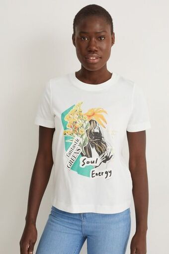 Tricou