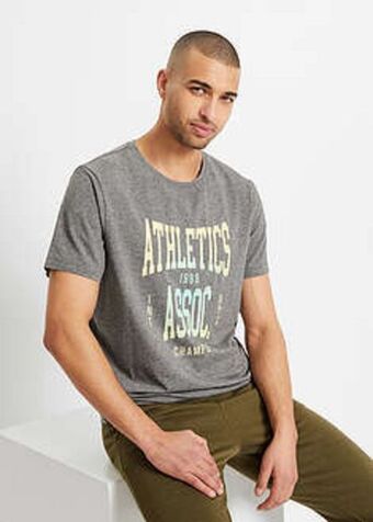 Tricou