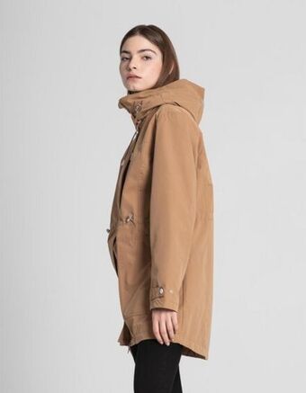Jachetă outdoor - articole de ploaie waterproof