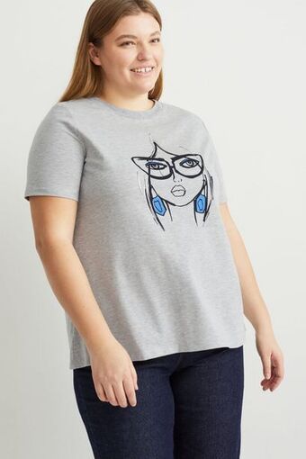 Tricou