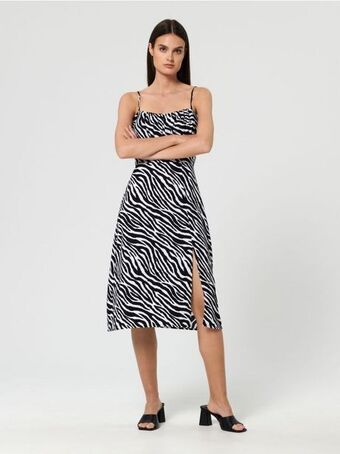 Sinsay Rochie midi cu bretele Ofertă