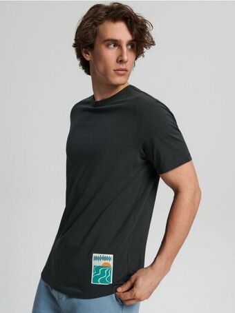 Sinsay Tricou cu aplicație Ofertă