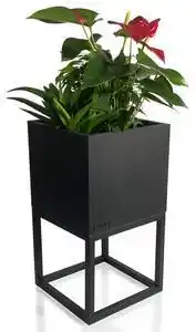 Favi Ghiveci subțire și minimalist din metal negru 22X22X40 cm Ofertă