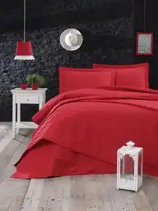 Favi Cuvertura matlasata 220x240cm, Eponj Home, Monart Rosu Ofertă