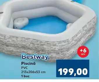 Piscină