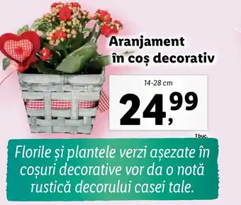 Aranjament în coş decorativ