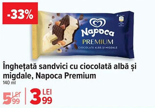 Carrefour Îngheţată sandvici cu ciocolată albă şi migdale, Napoca Premium Ofertă